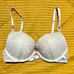Bra. VS 34B